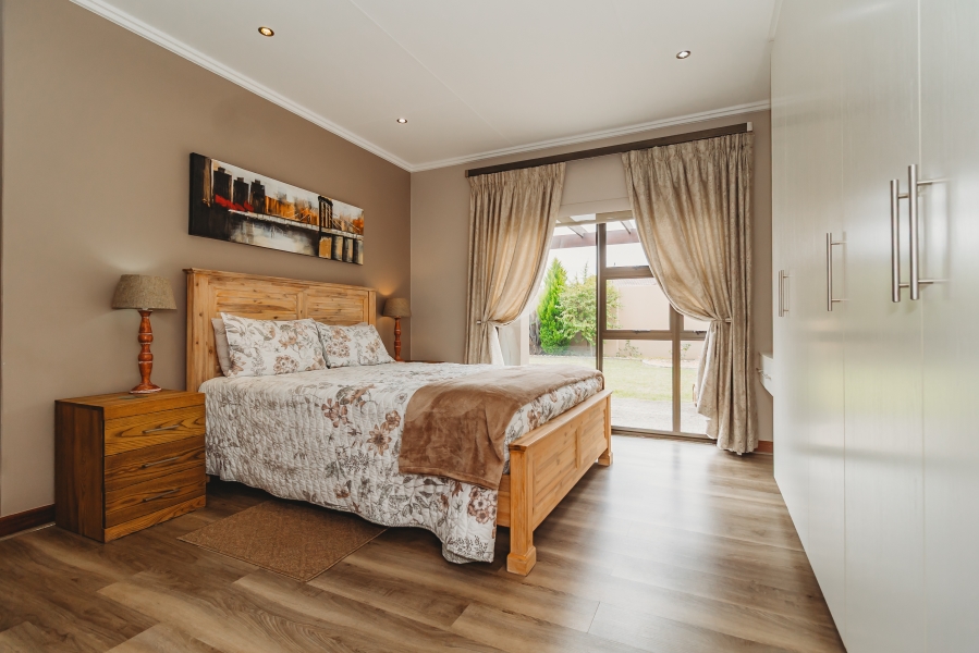 4 Bedroom Property for Sale in Earls Court Lifestyle Estate Western Cape